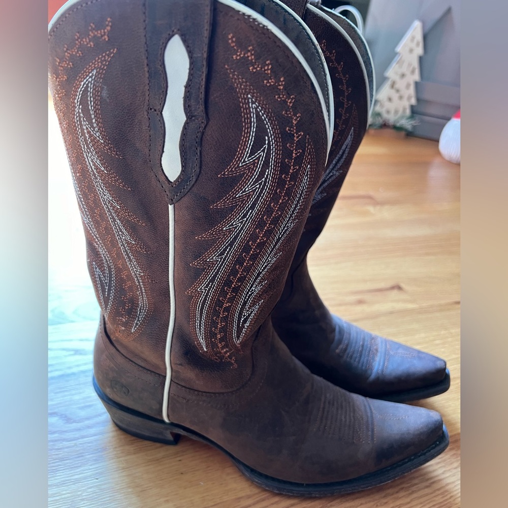 Ariat Women’s Rust Tailgate Western Boots